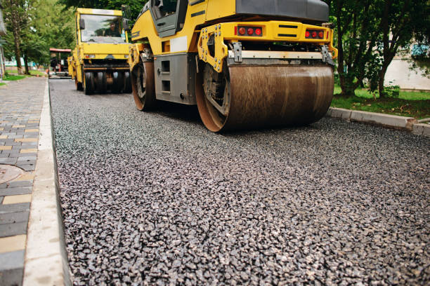 Best Driveway Paving Contractor  in Edwardsburg, MI